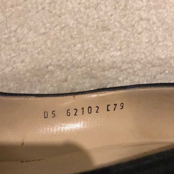 SALVATORE FERRAGAMO HEELS - Picture 6 of 8